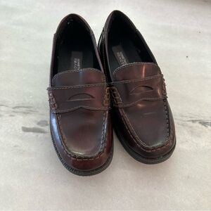 Boys Dress Shoes
VENDOR
KENNETH COLE REACTION 13m leather loafers